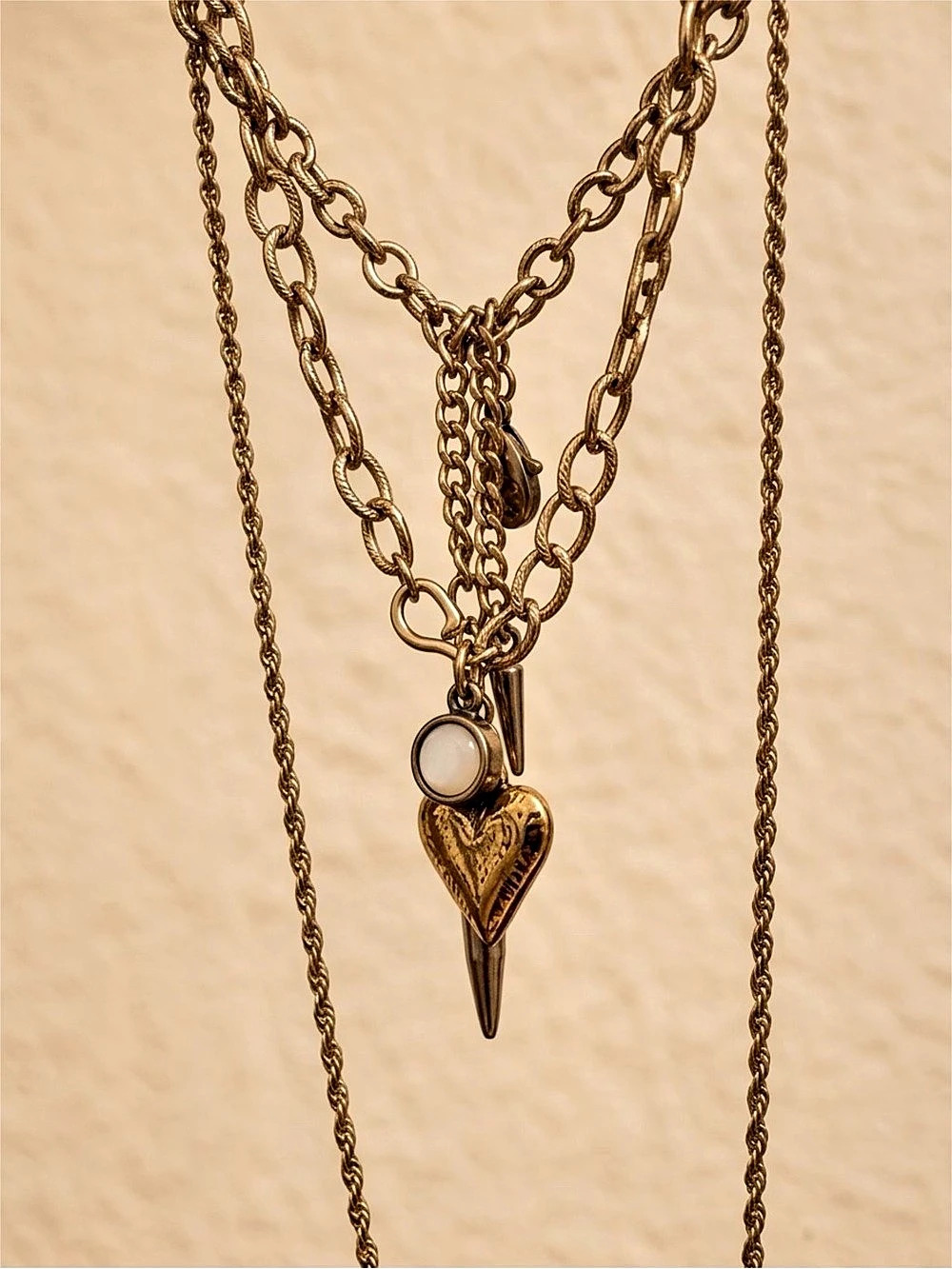 Free people gold Tone Pendant Necklace Like New